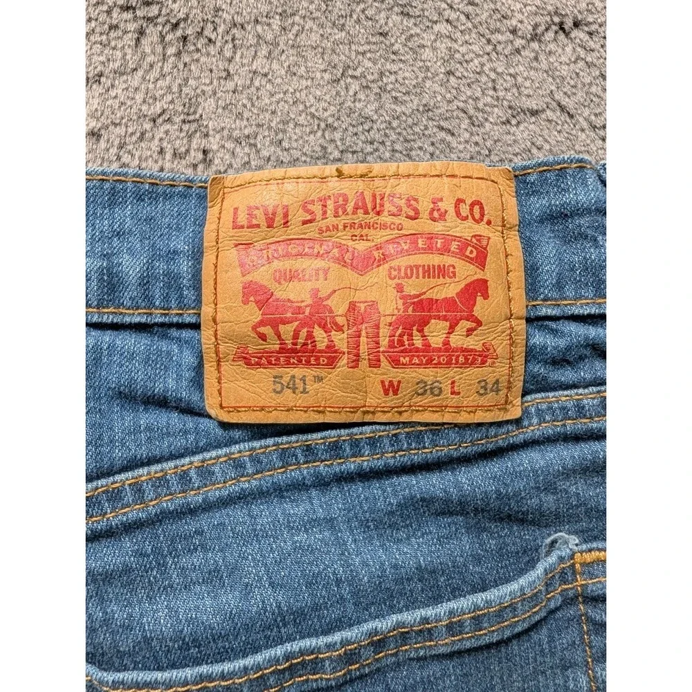Levi's 541 Athletic Tapered Leg Jeans Men's Size 36x34 Medium Wash